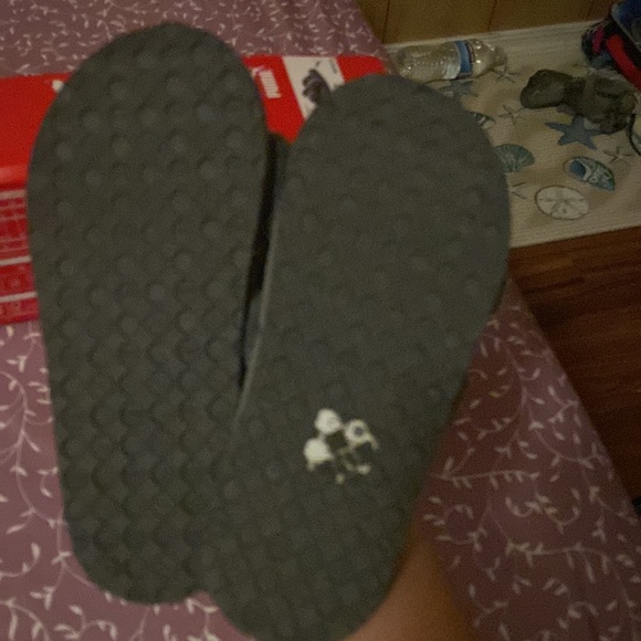 Kids size 2C Puma fluff BX PS slides - Picture 5 of 5